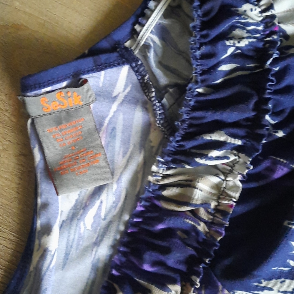 Tunic - Picture 2 of 5